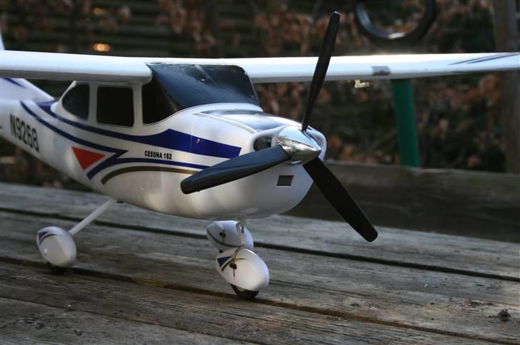 Fly Art-Tech Cessna 182  billede 12