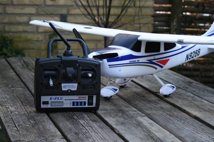 Fly Art-Tech Cessna 182  billede 17