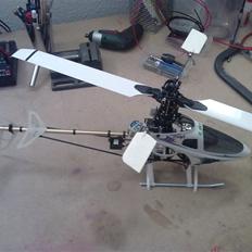 Helikopter Honey bee king 2 SOLGT