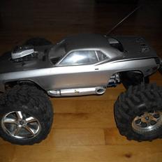 Truck Traxxas Revo 2,5R. Solgt.
