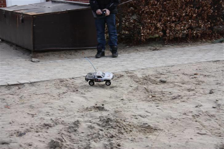 Bil Traxxas Slash 1/16 billede 2