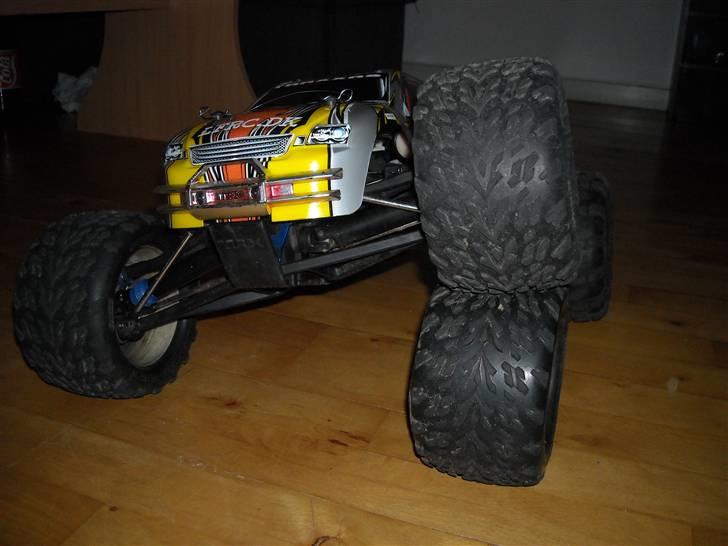 Truck Traxxas Revo 2,5R. Solgt. - Dejlig Fleksibel affjedring. billede 5
