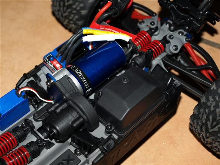 Bil E-Revo VXL 2,4ghz (7107)  billede 4