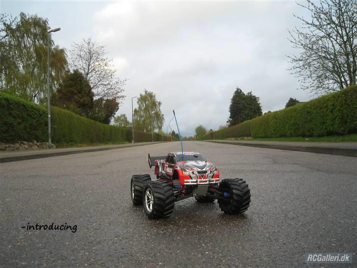 Bil Traxxas e-maxx billede 1