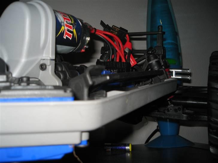 Bil Traxxas e-maxx billede 15