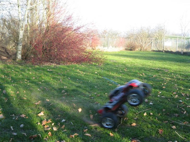 Bil Traxxas e-maxx - den lokale børnehave:D billede 17