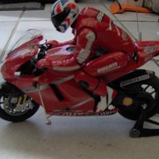 Motorcykel ducati desmosedici