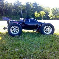 Truck Traxxas Revo RB 523
