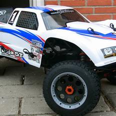 Off-Roader HPI baja 5T