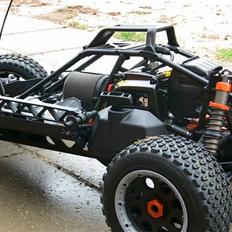 Off-Roader HPI baja 5T
