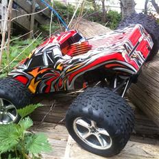Off-Roader traxxas revo 2.5 Solgt 