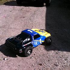 Off-Roader Traxxas Slash 2WD Solgt
