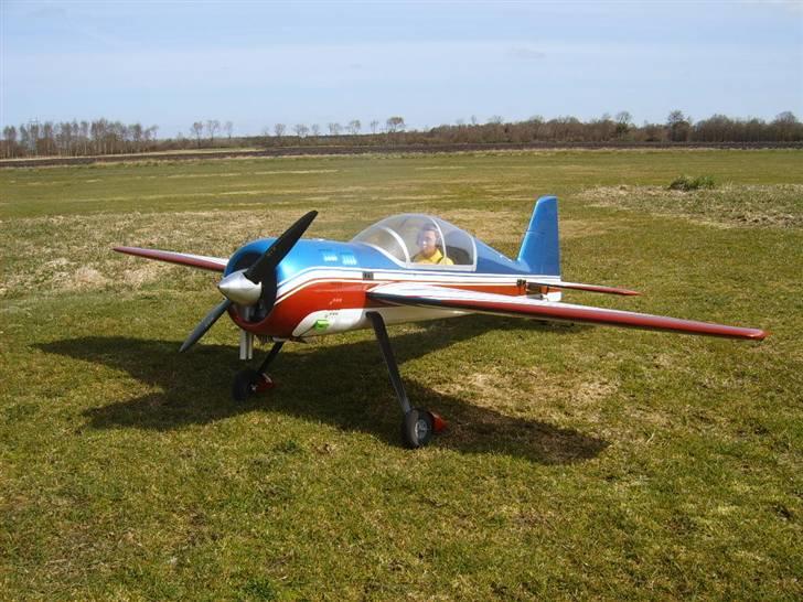 Fly YAK-54 billede 1