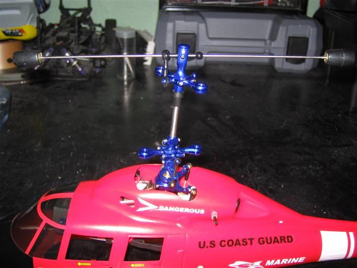 Helikopter Esky Dauphin co-axial - sideruden skåret ud for nem adgang til 4in1 controller billede 2