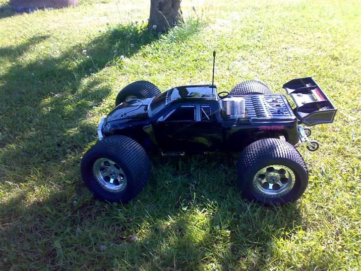 Truck Traxxas Revo RB 523 billede 1