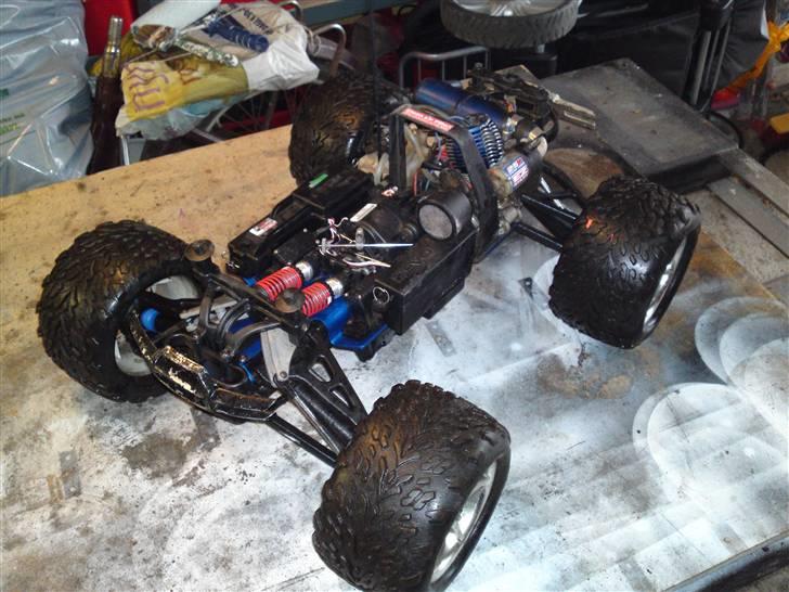 Off-Roader traxxas revo billede 3