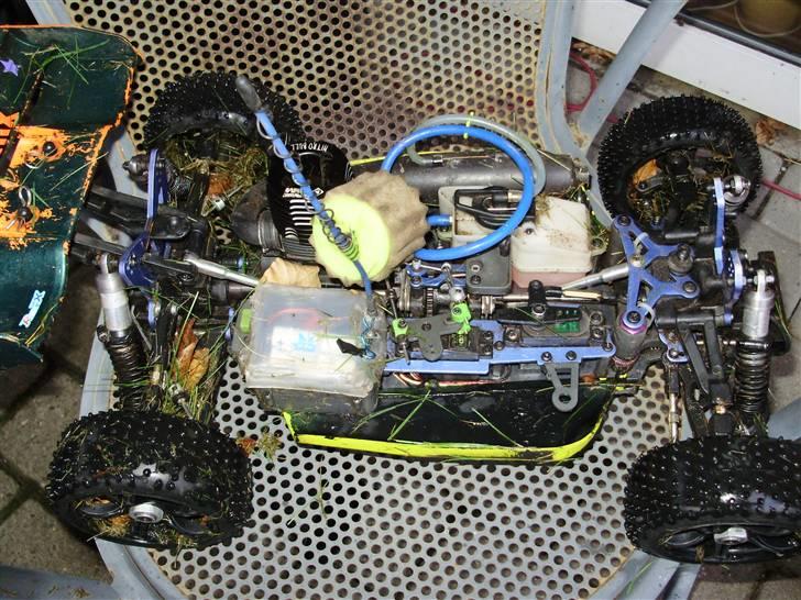 Buggy Maxiva Bazooka - Bo (tidligere ejer) skulle jo lige testkøre min rengjorte bil, med dette resultat til følge billede 4