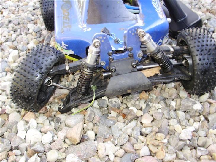 Buggy Maxiva Bazooka - Et mindre uheld på min første prøvetur. Tabte en skrue i den nederste bærearm billede 7