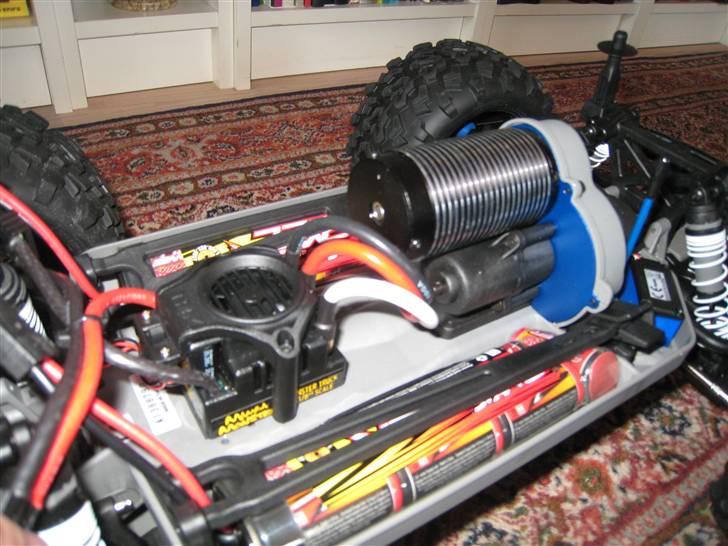 Off-Roader E-Maxx Brushless Edition billede 6