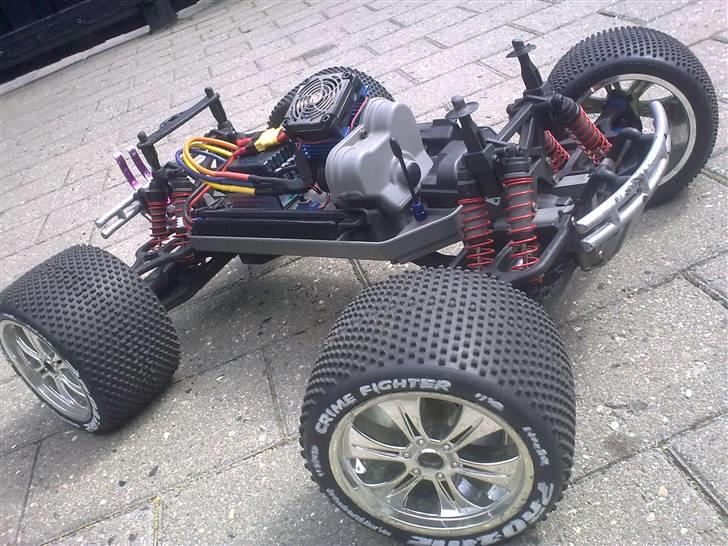 Off-Roader E-maxx brushless billede 7