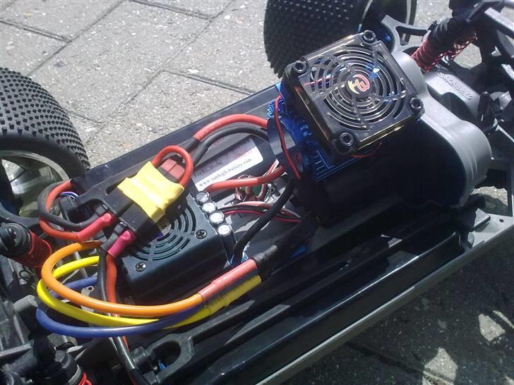 Off-Roader E-maxx brushless billede 8