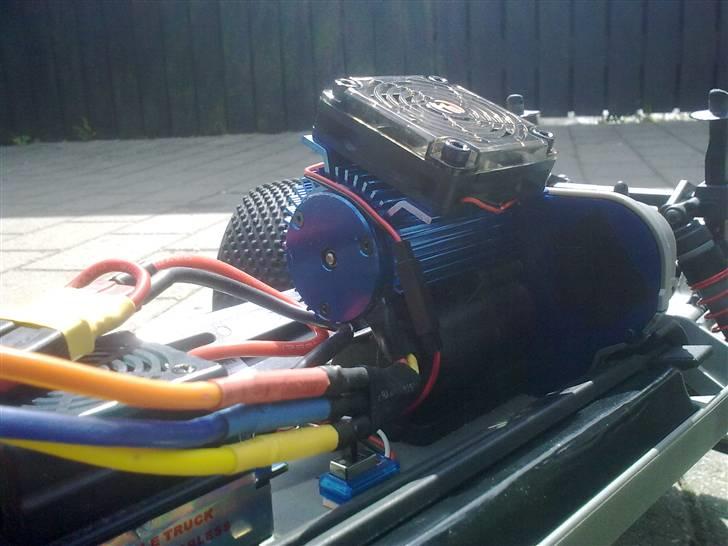 Off-Roader E-maxx brushless billede 10