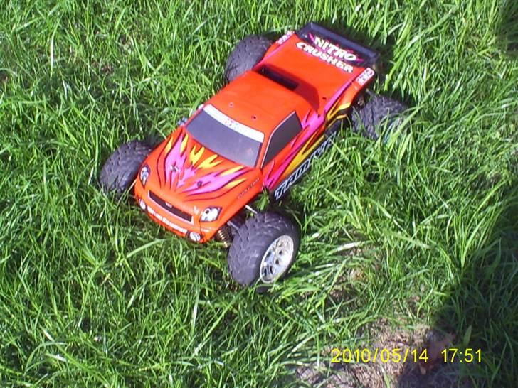 Bil tamiya SOLGT!! - bilen har intet i mod græs og godt vejr hehe  billede 1