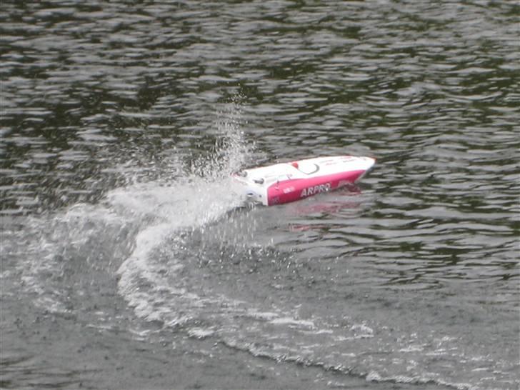 Båd P1 Arpro 700EP Brushless  billede 1