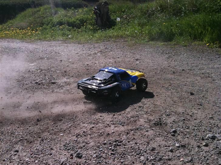 Off-Roader Traxxas Slash 2WD Solgt billede 10