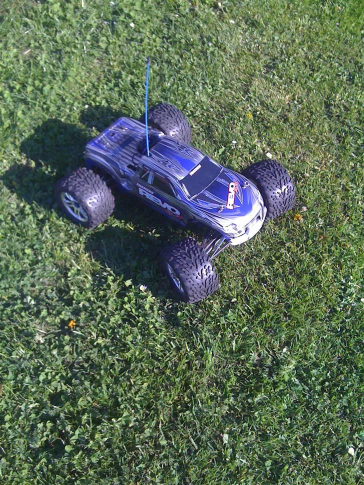 Bil traxxas revo 3.3 billede 2