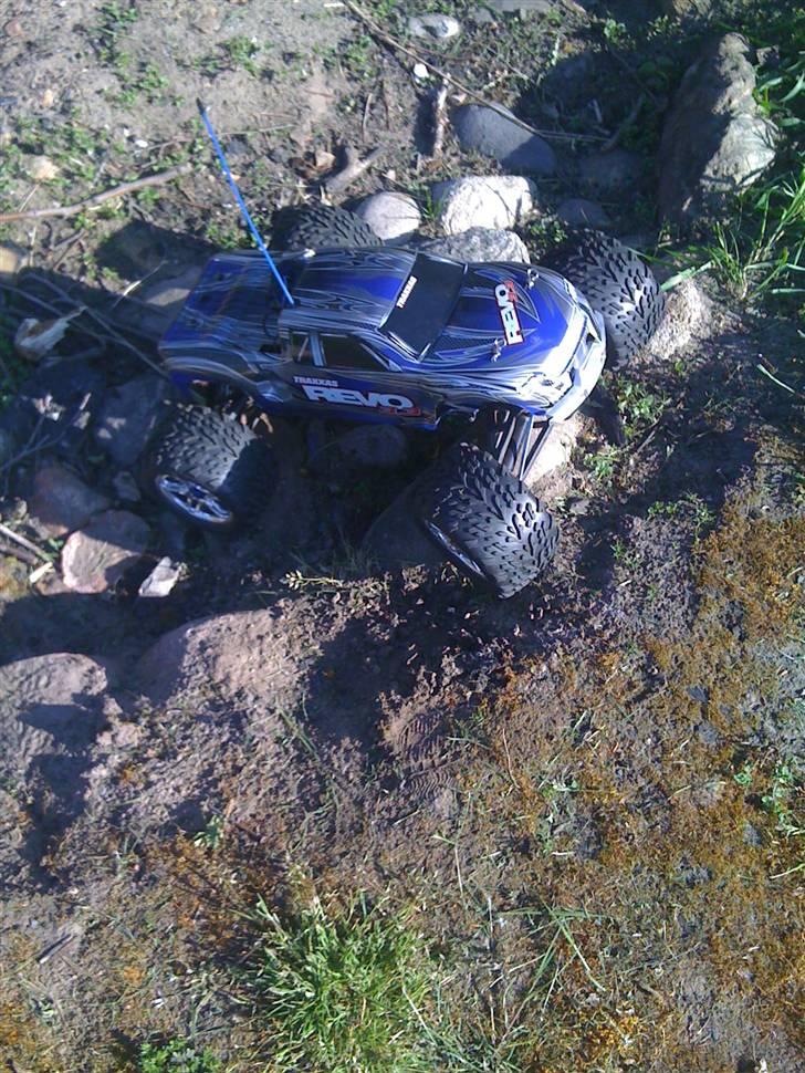 Bil traxxas revo 3.3 billede 4