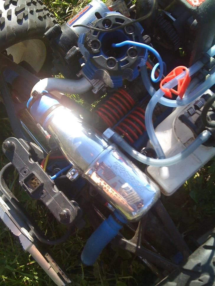 Bil traxxas revo 3.3 billede 8