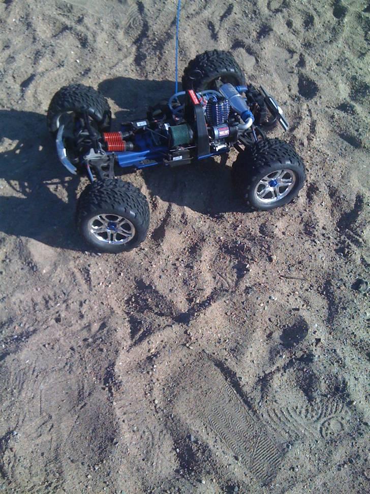 Bil traxxas revo 3.3 billede 13