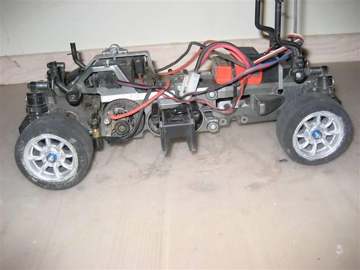 Bil ROVER MINI COOPER RACING - det gamle slidte chassi. med gamle motor og fartregulator. billede 11