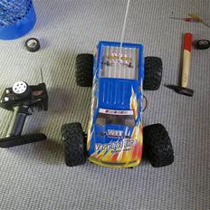 Off-Roader hbx bonzer monster truck solgt
