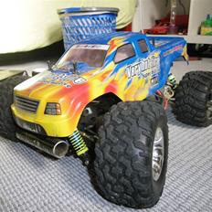 Off-Roader hbx bonzer monster truck solgt
