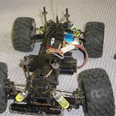 Off-Roader hbx bonzer monster truck solgt
