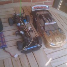 Bil 1:10 HBX Skyline