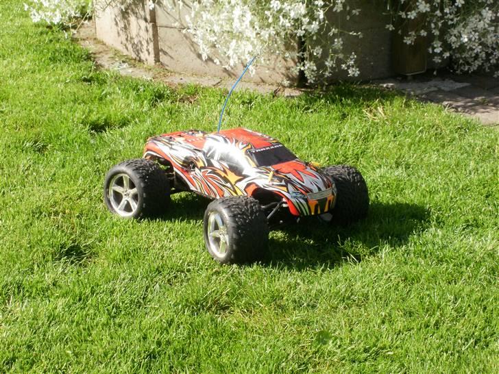 Off-Roader Traxxas Revo 2.5  - Gudebilen i solen :) billede 1