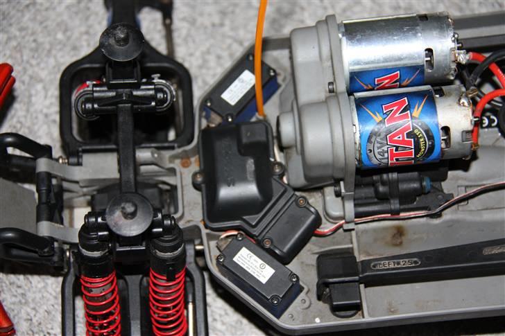 Bil Traxxas E-Maxx Svend billede 9