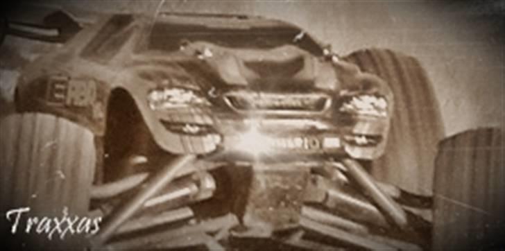 Off-Roader Traxxas E-Revo 1:16 Vxl - En smule sløret :D. redigeret i photoscape... billede 14