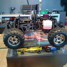 Off-Roader HPI Savages x 4,6 bigblok