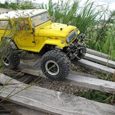 Off-Roader Tamiya CR-01 FJ40 #58405