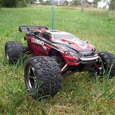 Bil Traxxas E-Revo vxl 1/16