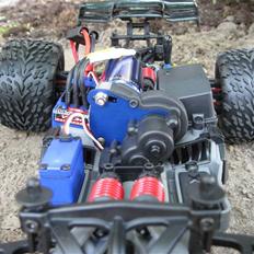 Off-Roader E-revo 1/16 VXL -Mr. E-