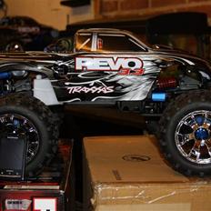 Off-Roader Traxxas - Revo 3.3