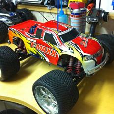 Bil T-MAXX 4909 (SOLGT)