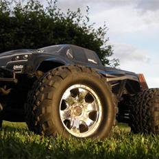 Off-Roader HPI Savage 2350 flux