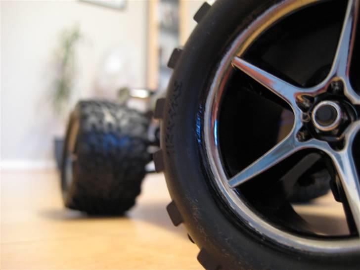 Bil Traxxas1/16 E-Revo(SOLGT) billede 1