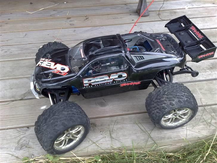 Bil Revo 3.3 billede 1